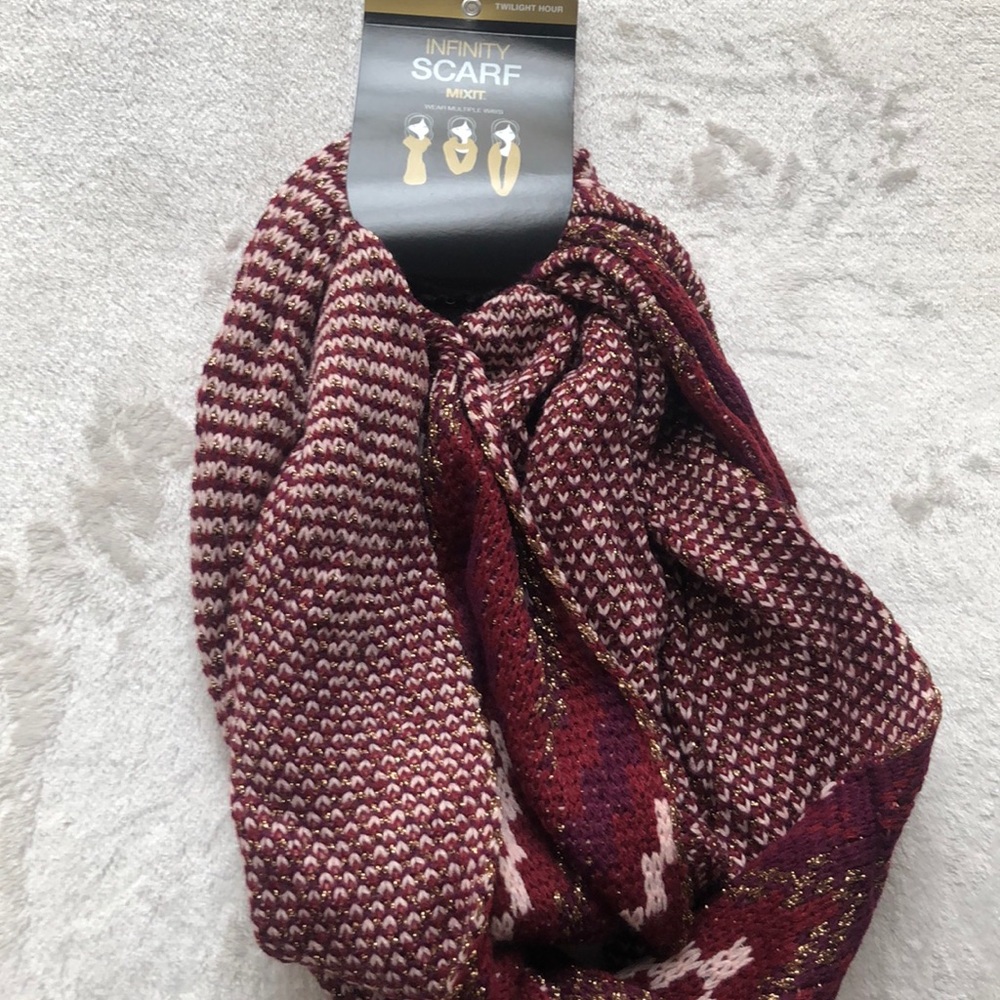 Infinity scarf